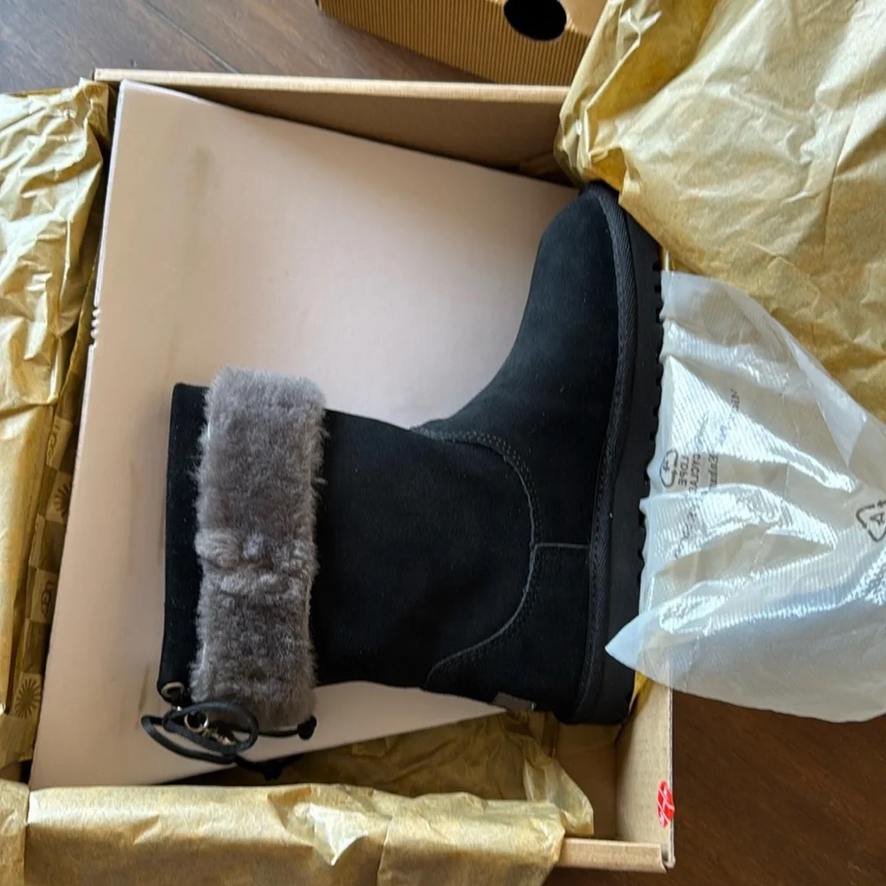New Size 1 Ugg K Pollie Suede Wool Boots with squirrel and acorn details